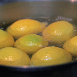 Сварете лимоните вечерта и изпийте течността, когато се събудите...ще се учудите от резултатите!