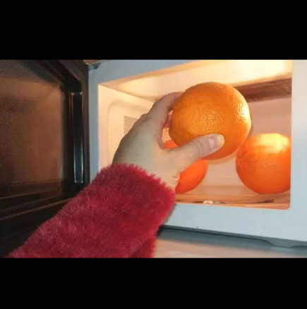 Ето защо винаги поставям портокалите в микровълновата, преди да ги обеля: