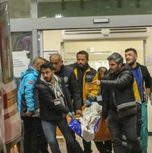 Нови жертви след земетресението в Турция снощи