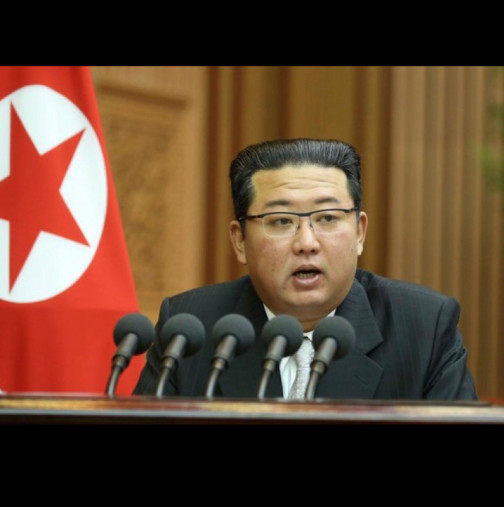 В Северна Корея е забранено да произнасят името й! Ето как изглежда тайната дъщеря на Ким Чен-Ун (СНИМКИ):
