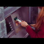 Ако видите това на банкомата, НЕ теглете пари от него, за да не се простите със спестяванията си: