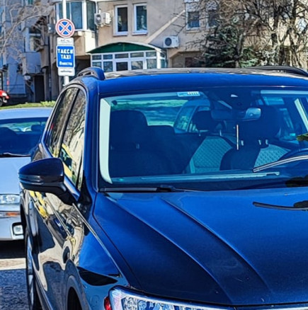 Голяма изненада получи шофьорка във Велико Търново-Ето какво откри на колата си-Снимка