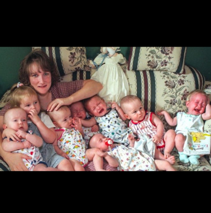 Пред 1997 раждането им бе сензация! Ето как изглеждат днес единствените оцелели СЕДЕМЗНАЦИ (СНИМКИ):