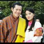 Невероятната любовна история на азиатската Кейт Мидълтън и Краля-Дракон на Бутан (СНИМКИ)