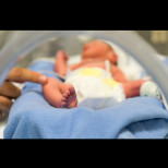 Нов скандал с новородено в болница - бебчето със счупен крак след лечение от жълтеница: