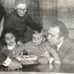 Снимка от първия рожден ден на обичан роден певец и актьор-Познахте ли го?