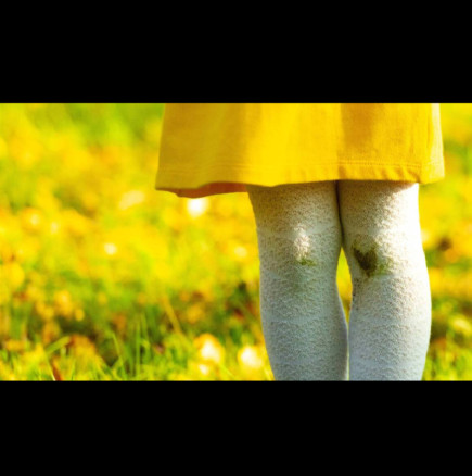 Пресните петна от трева ще изчезнат дори от белите панталони: използвайте тайната на опитни домакини