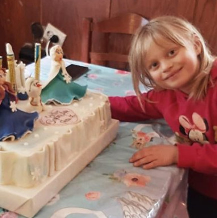 Малката Гери, която видя смъртта на баща си празнува рожден ден