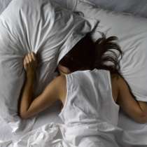 Необвързаните жени спят по-добре