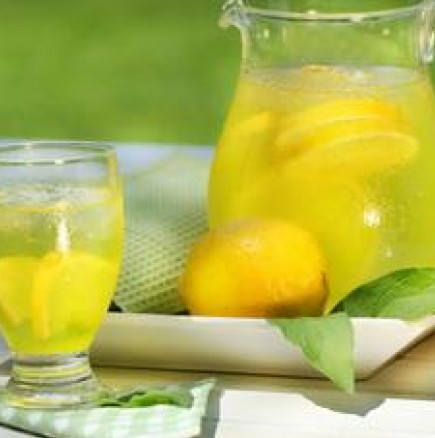 Чудотворна детокс диета с лимон, за да възстановите силите си!