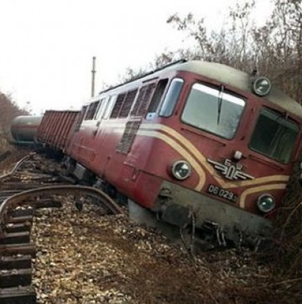 Влакът от Пловдив за София дерайлира