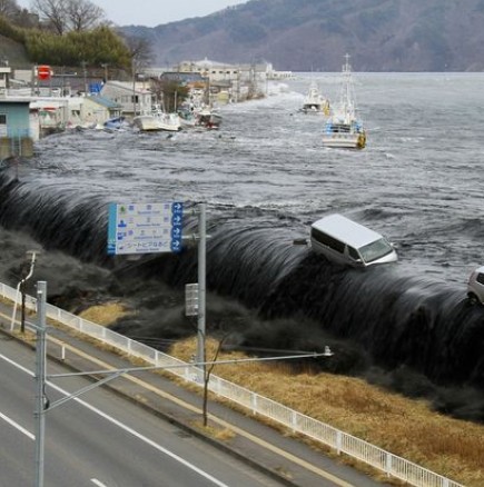 НЕПУБЛИКУВАНО ВИДЕО от цунамито в Япония през 2011