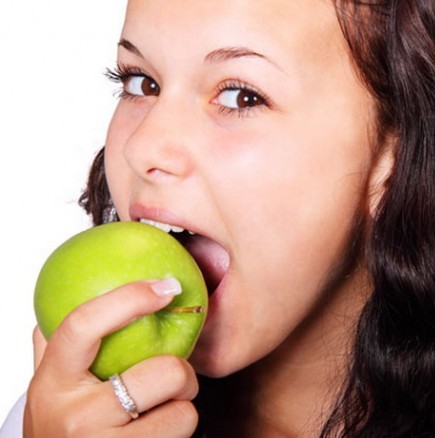 Една ябълка преди всяко хранене през деня, един килограм по-малко за една седмица