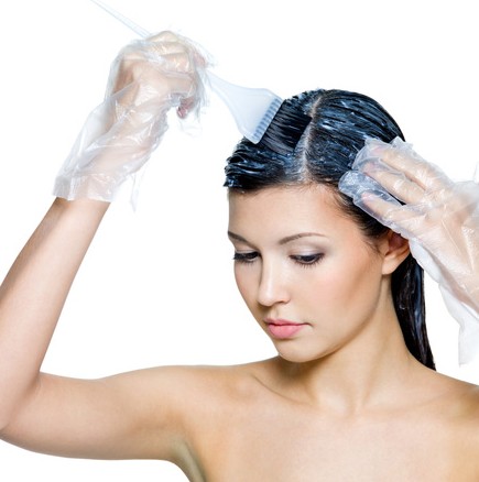 Как най-лесно да премахнете петна от боя за коса от кожата?