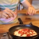 Скоростно приготвяне на пица за 4 минути без фурна! - Видео