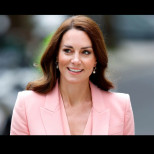 Разкошна Катрин в розово! Принцесата на Уелс възхити всички на кралската сватба в Йорданиия (СНИМКИ)