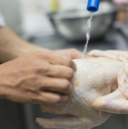Съвет от готвача: Как да накиснете пиле от магазина преди готвене