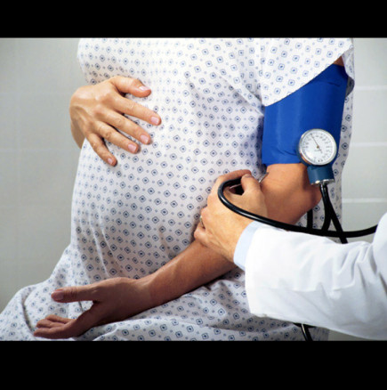 Медицинско чудо в Кърджали: Докараха 29-годишна бременна жена при кардиолог, той зяпна от изненада