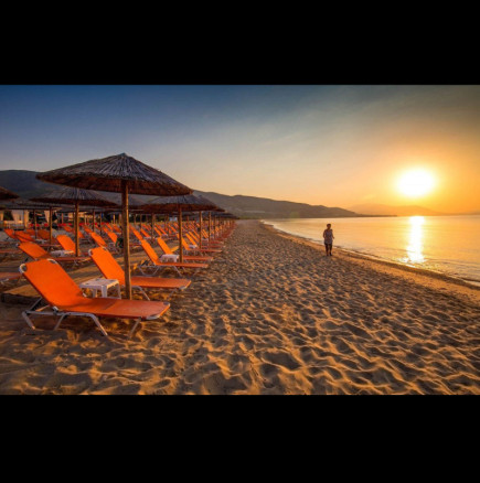 5-те най-красиви плажа на Халкидики: Идеални за семейна почивка, имат едни от най-красивите летни залези (СНИМКИ)