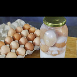 Съхранявам си домашните яйца в буркани - до две години остават като пресни! Стар трик от времена на криза: