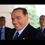 Ето как изглежда ослепителната 53-години по-млада съпруга на Силвио Берлускони - тя ли ще наследи милиардите му? (СНИМКИ)