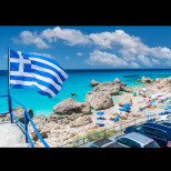 Туристи споделиха цените от популярен курорт в Гърция - изненадата е голяма! (СНИМКА)