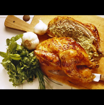 Пълнено Петровско пиле - празник не минава без него! Тайната е в невероятната плънка: