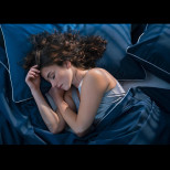 Защо се потите в съня си: 10 тревожни причини, които всеки трябва да знае