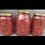 Вече правя САМО така доматите за зимнина: Траят до 2 години и отиват на всяко ястие