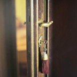 Не оставяйте ключ в ключалката на входната врата през нощта-Това се оказа по-лошо отколкото ако заключите и го извадите!