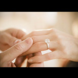Преди лятото да отлети, венчален пръстен на ръката им ще заблести! Тези зодии ги очаква сватба съвсем скоро: