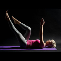 Упражнение, по-добро от коремните преси: лекува болки в гърба и укрепва мускулите