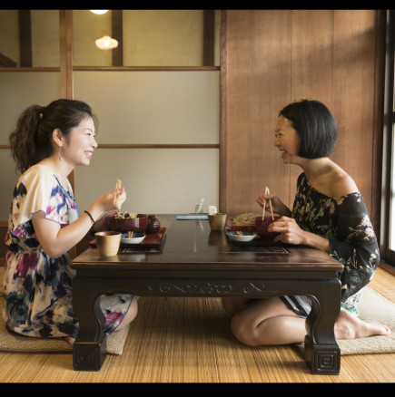 Ето защо японците се хранят седнали на пода - 7 невероятни ползи за здравето: