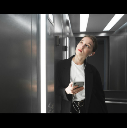 Защо всъщност слагат огледала в асансьорите? Никога няма да ви хрумне! 