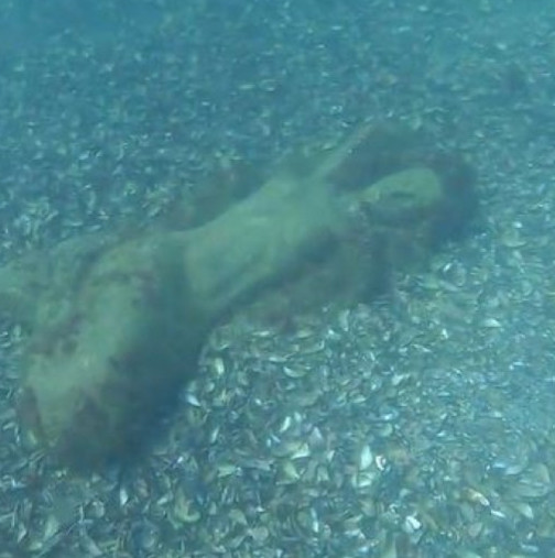 Водолази откриха русалка в Черно море