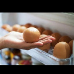 Ето с какво мажа яйцата, след като ги купя - издържат и цял месец без хладилник!