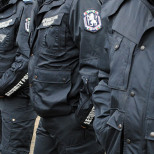 Полицаи от Русе спасиха бебе на 6 дни, спряло да диша