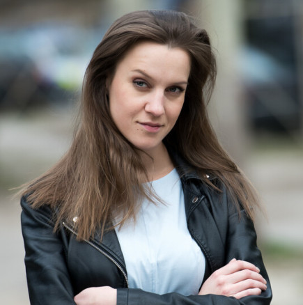 Актрисата Дария Симеонова показа наедрялото си бременно коремче /СНИМКА/