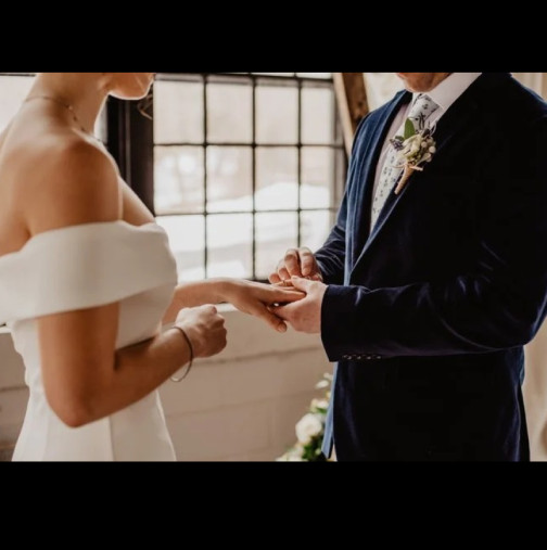 Сватбен шок: Младоженец установи след сватбата, че булката му е мъж! (СНИМКИ)