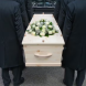 Мъж се появи на собственото си погребение и майка му припадна-Снимки