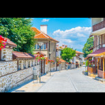 Ниски данъци, спокойни хора и красива природа: Българският град, който се превръща в рай за дигиталните номади (СНИМКИ)