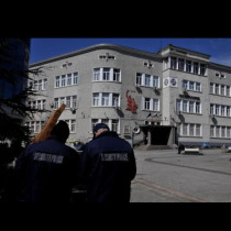 Нова вълна от сигнали за бомба в училищата - евакуираха ученици (СНИМКИ)