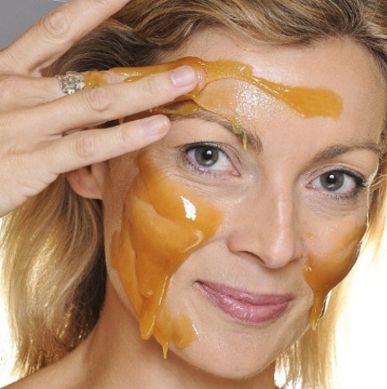 Най-популярната експресна маска за бързо подмладяване на лицето у дома. Кожата отново се чувства като на 25