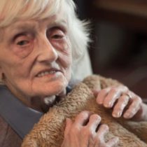 Баба на 80 години от София живее в дом за възрастни хора: Имам 4 деца, а няма кой да ме гледа