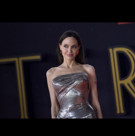 "Все по-слаба с всеки изминал ден": Анджелина Джоли плаши с костеливо тяло и бледо лице (СНИМКИ)