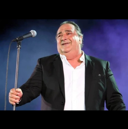 Отиде си една легенда! Почина големият гръцки певец Василис Карас - поклон!