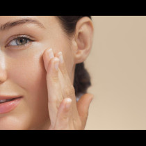 Ето как да разберете ИСТИНСКАТА възраст на кожата си за 5 минути - бърз тест: