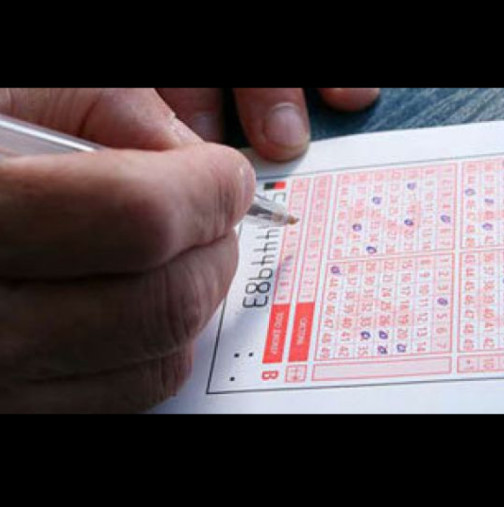 Късмет по пет: Жена купи пет лотарийни билета и спечели пет пъти за една нощ!