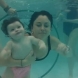 Видео: Първи уроци по плуване за бебета