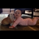 Умилително видео: малко кученце булдог целува бебе